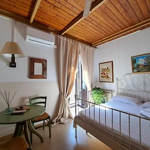 https://i-vespri.taorminaitalyhotels.com